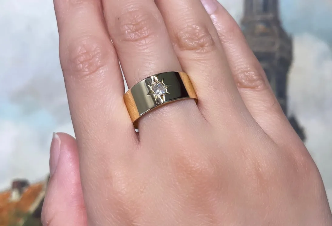 18 carat gold band with an old mine cut diamond from 1918