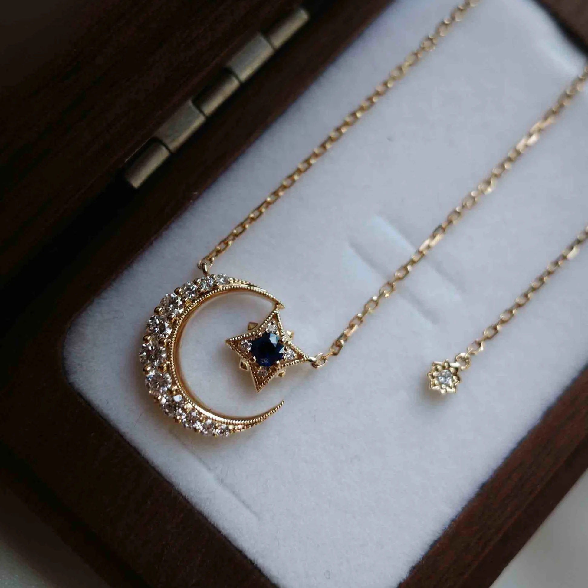 8 STAR・18K SOLID GOLD AUSTRALIAN SAPPHIRE & DIAMOND NECKLACE