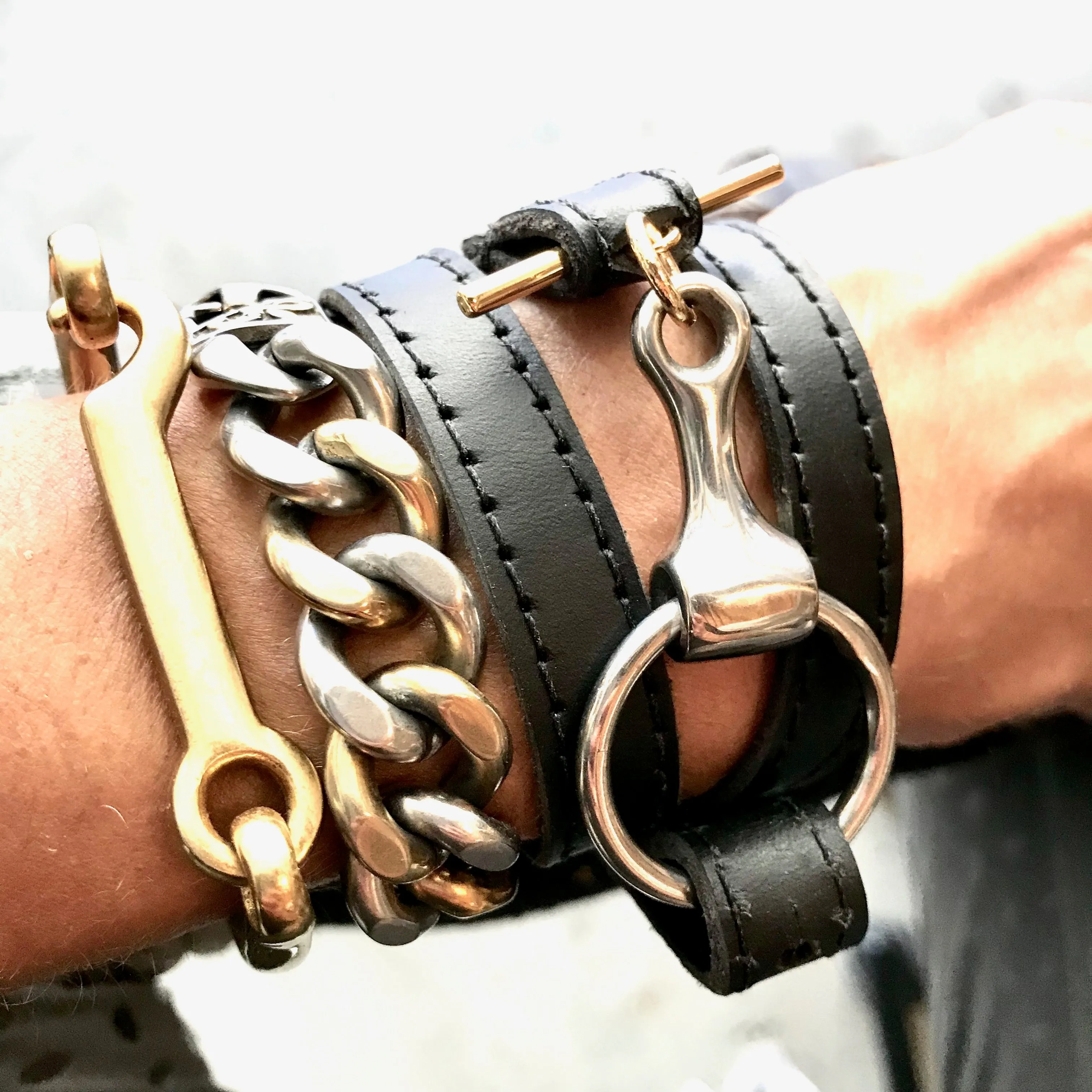 CHEYENNE WRIST WRAP in Black