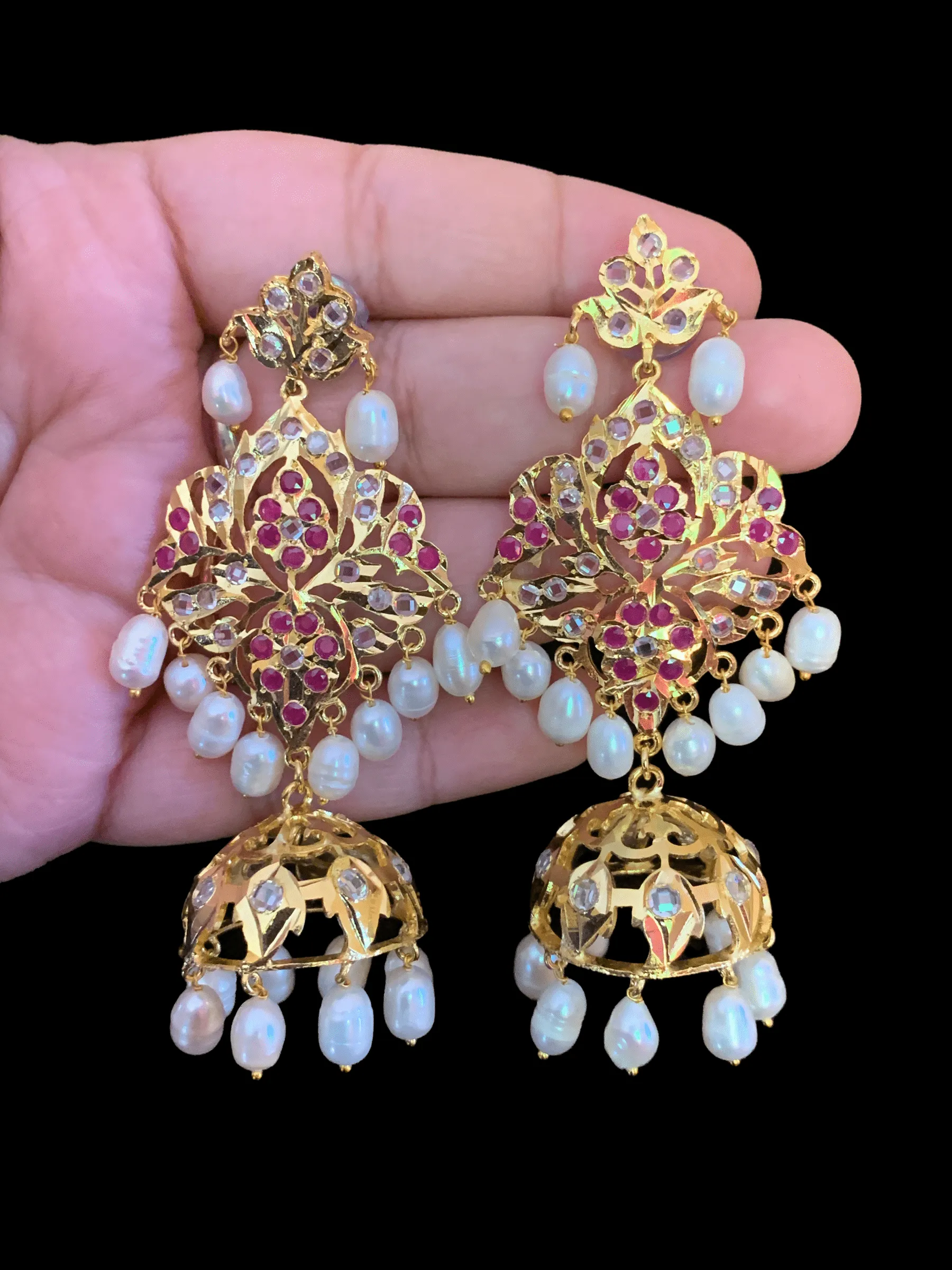 DER94 Lina earrings in fresh water pearls - ruby  (READY TO SHIP )