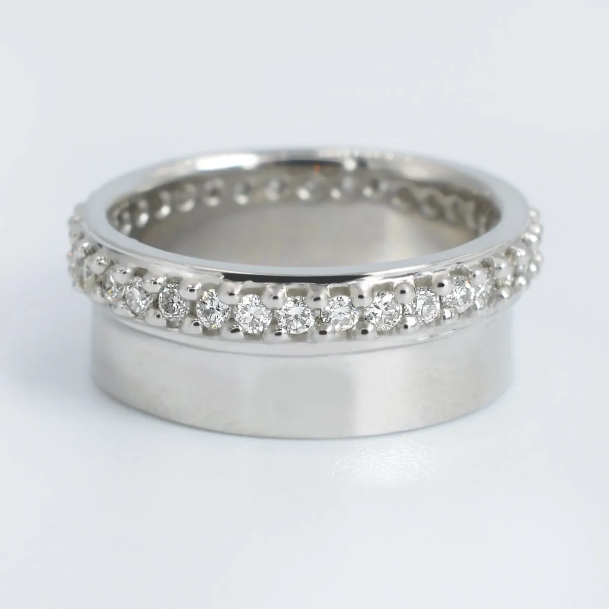 Exclusive 0.75 CT Round Cut Diamond Wedding Ring in Platinum