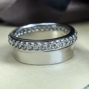 Exclusive 0.75 CT Round Cut Diamond Wedding Ring in Platinum