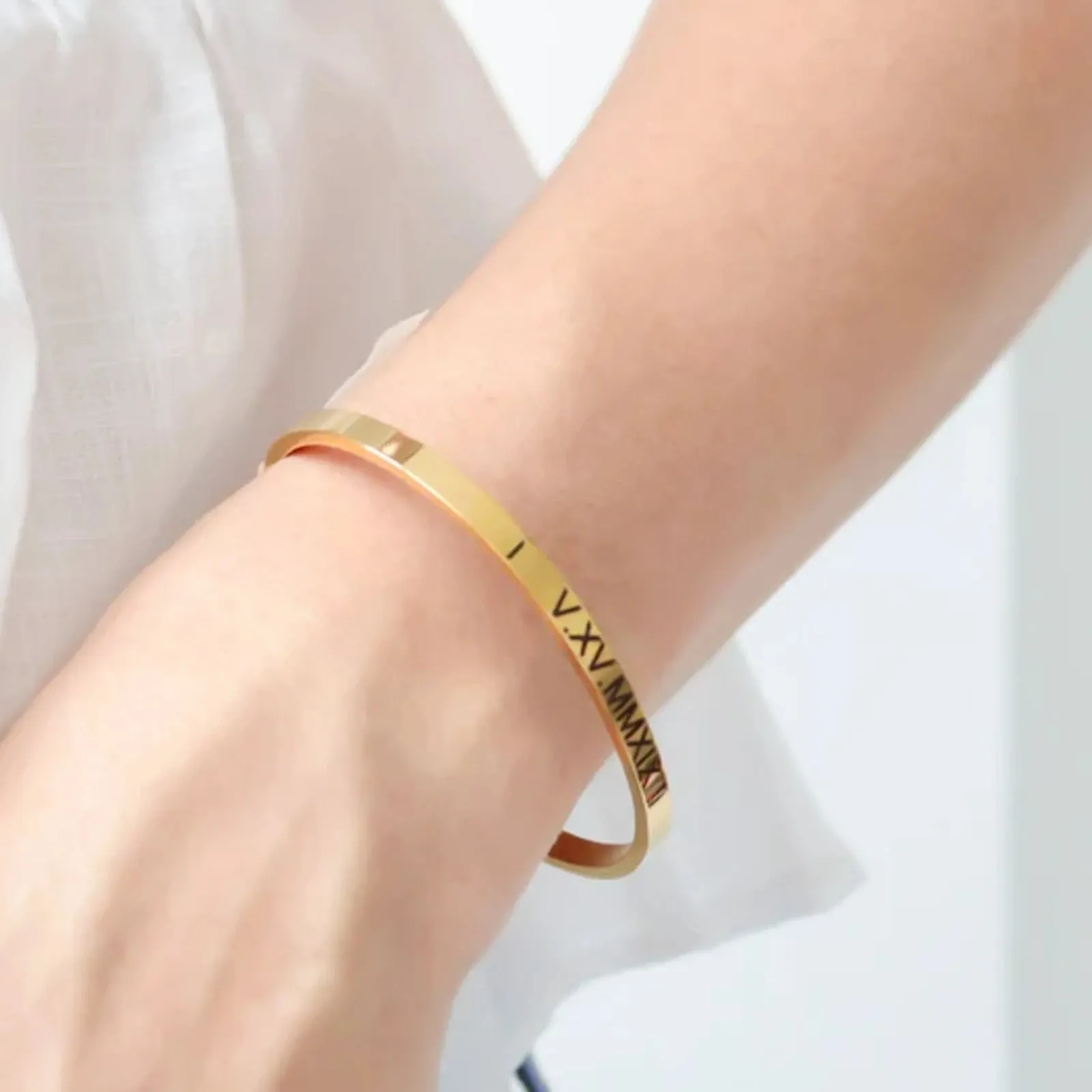 Gold Cuff Bracelet (3pcs)