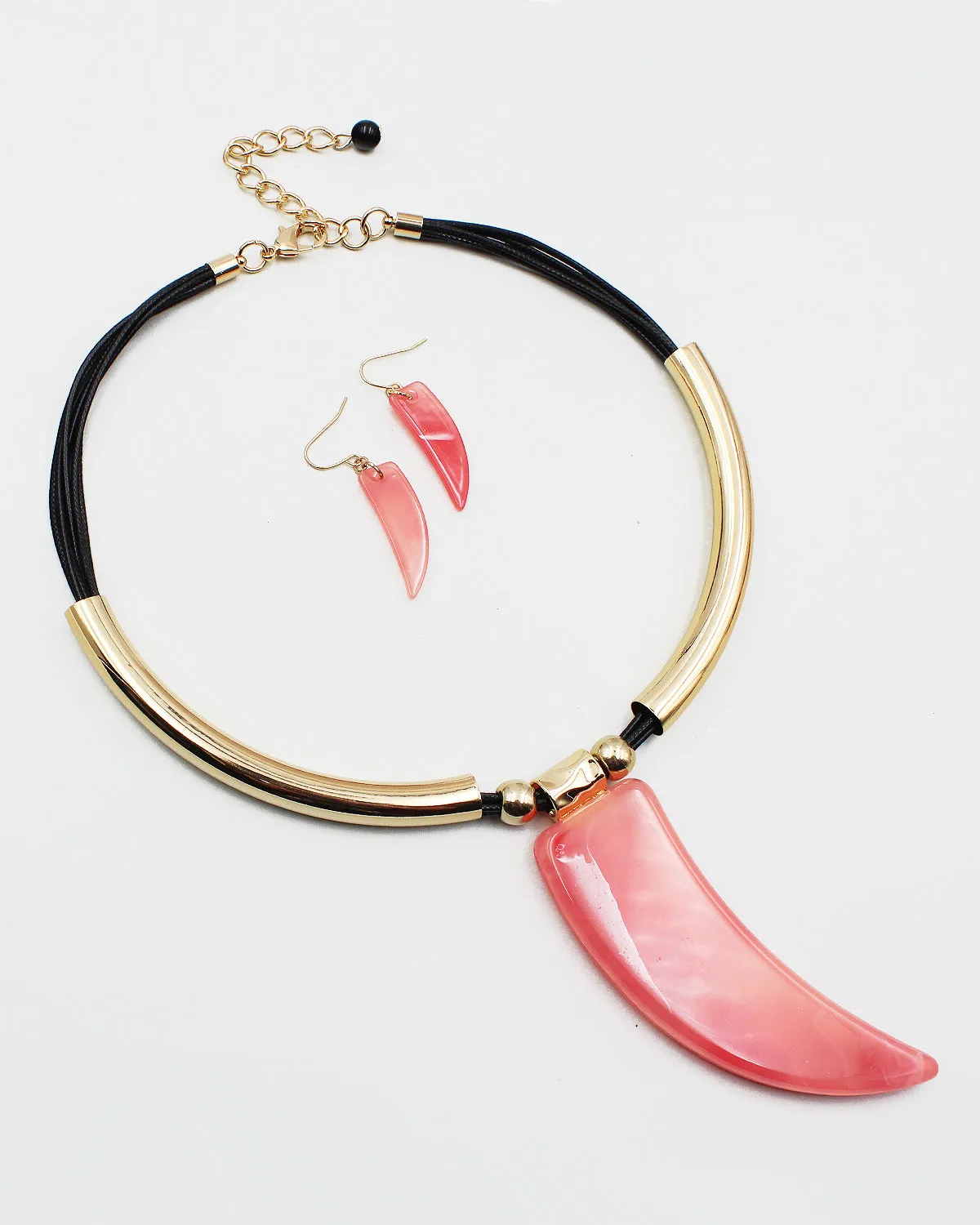 Resin Horn Pendant Necklace Set