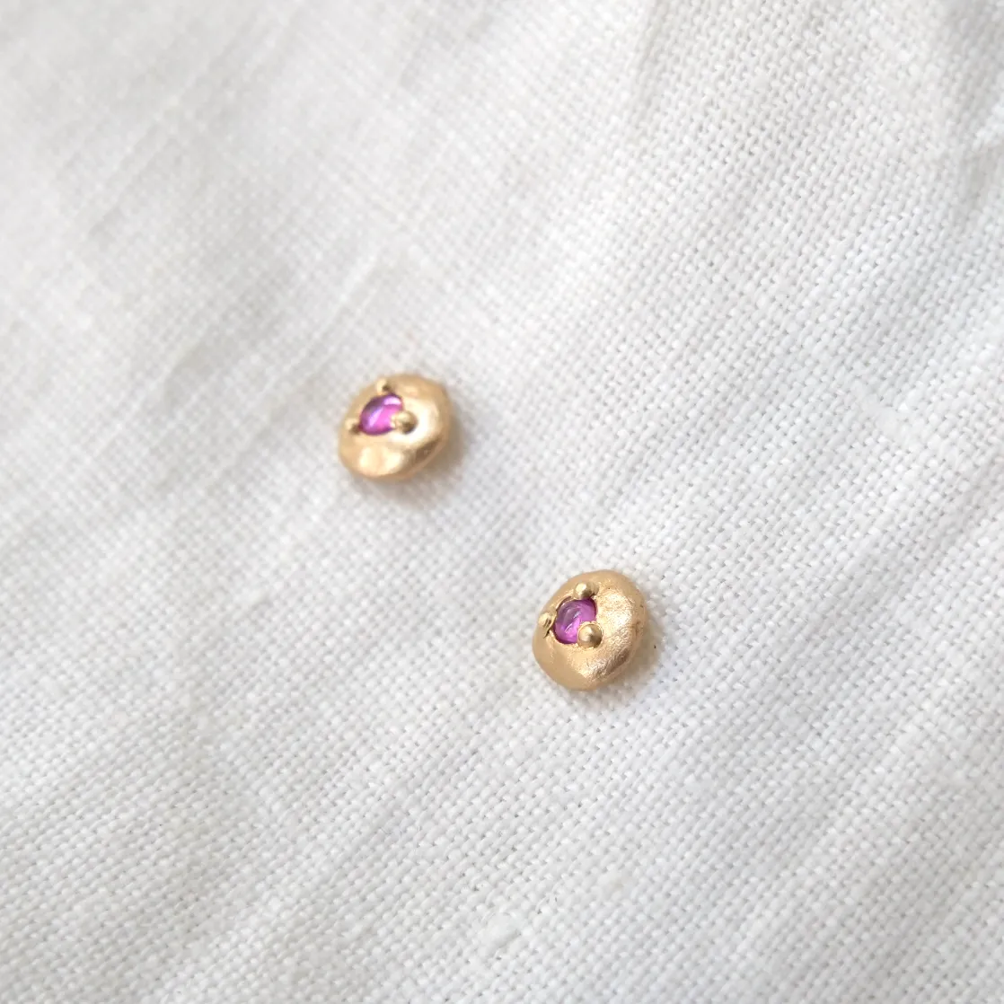 Small Pebble Studs