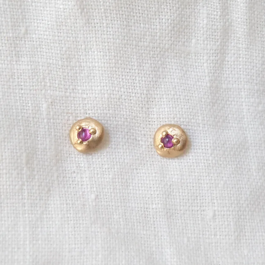 Small Pebble Studs