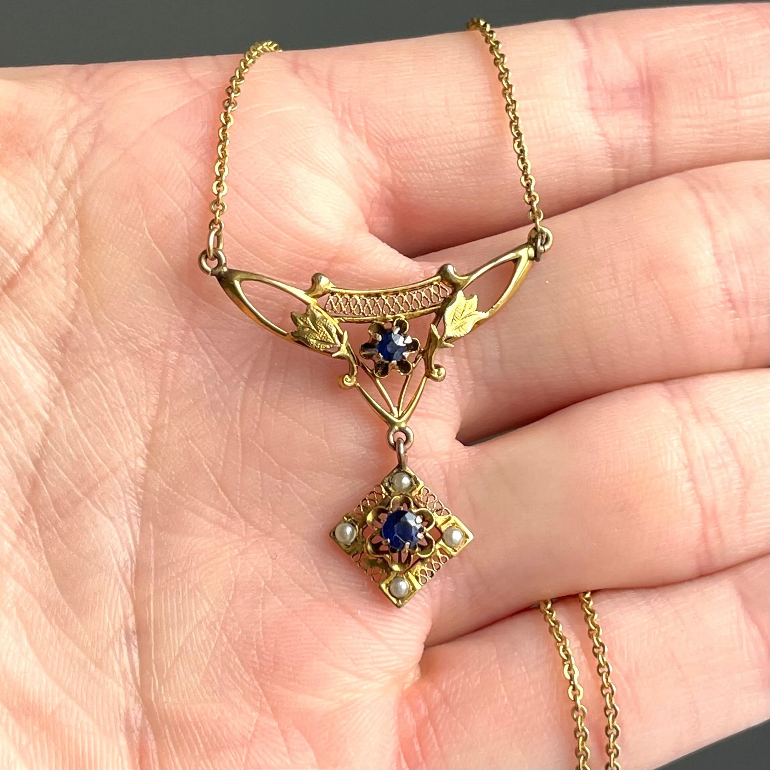 Vintage 10K Gold Blue Sapphire Lavaliere Pendant Necklace